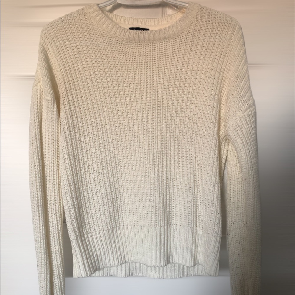 CREAM WHITE KNITTED SWEATER